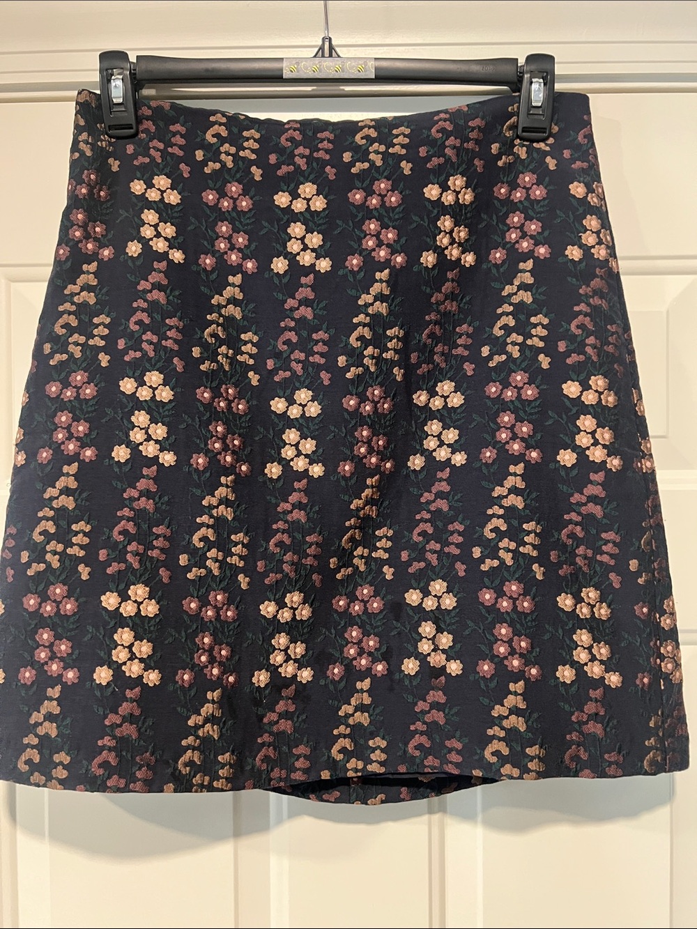 Ann Taylor Factory Sz 10 Brocade Style Skirt Navy/Pink/Cream Blooms Feminine